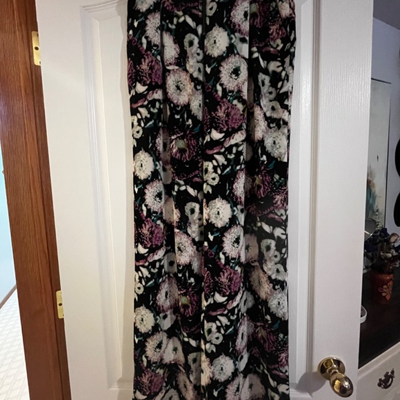 BCBG chiffon summer pants. - Picture 4 of 4